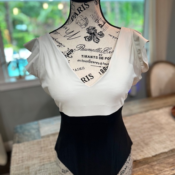 EUC - SUMMERSALT THE RUFFLE BACKFLIP SWIMSUIT - Picture 2 of 16